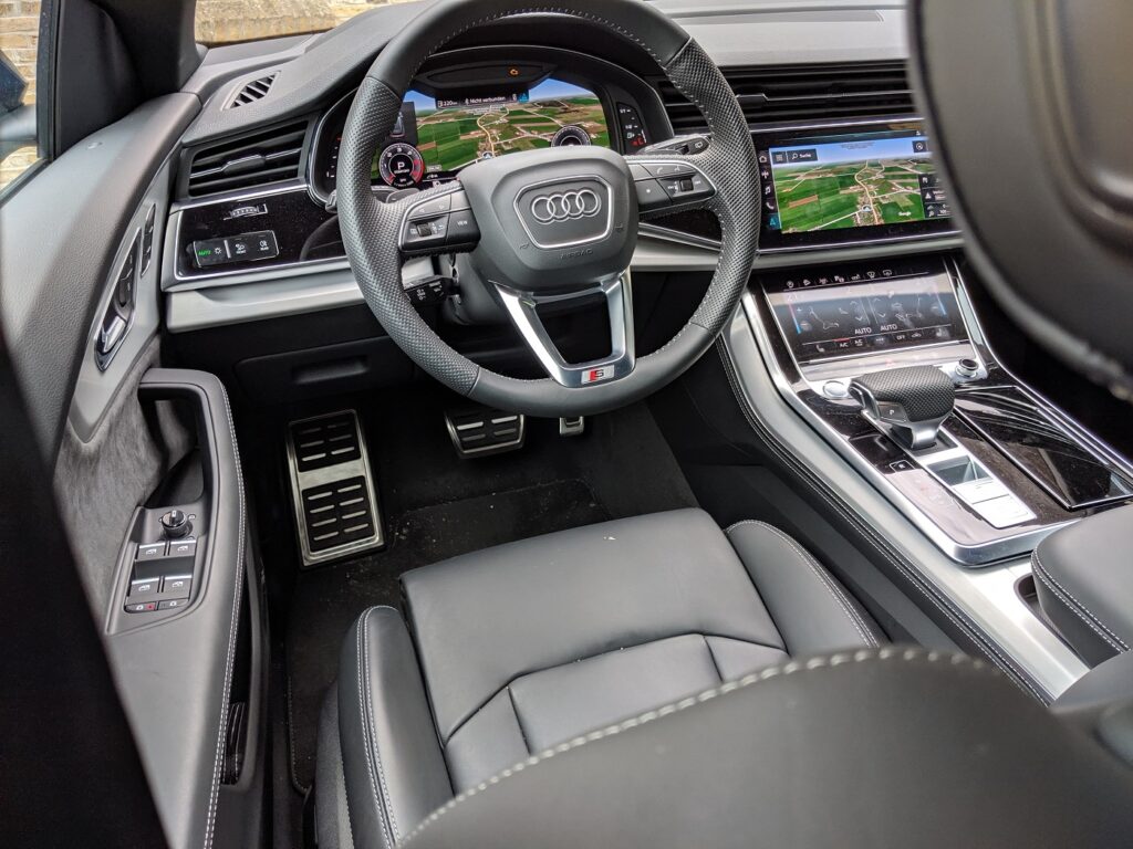 Audi Q8 Fahrersitz