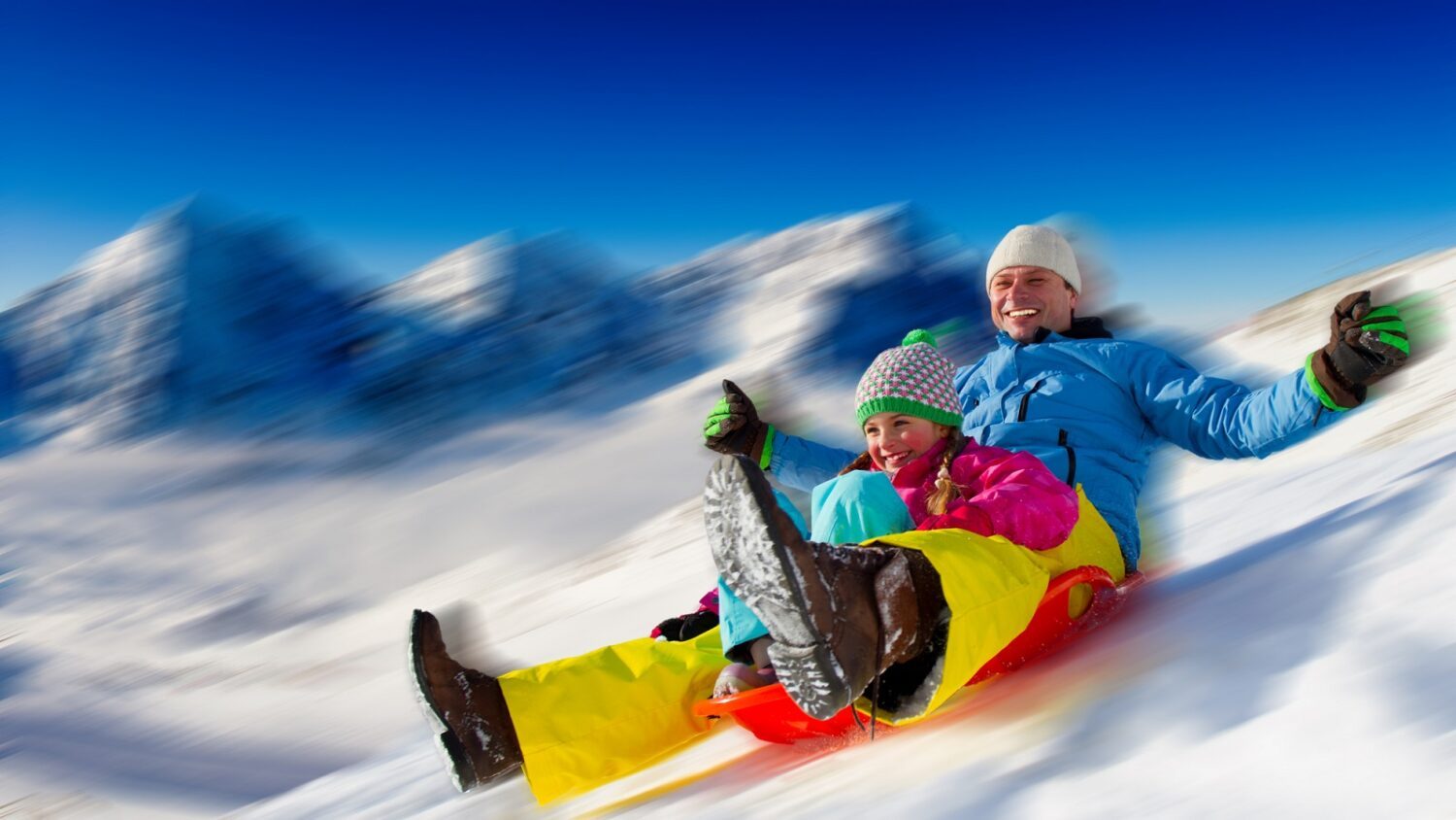 Sicherer Winterspaß - Tipps fürs Schlittenfahren mit Kindern