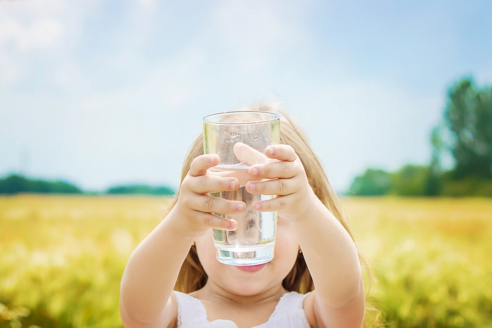 Wie viel und was sollte ein Kind am Tag trinken?