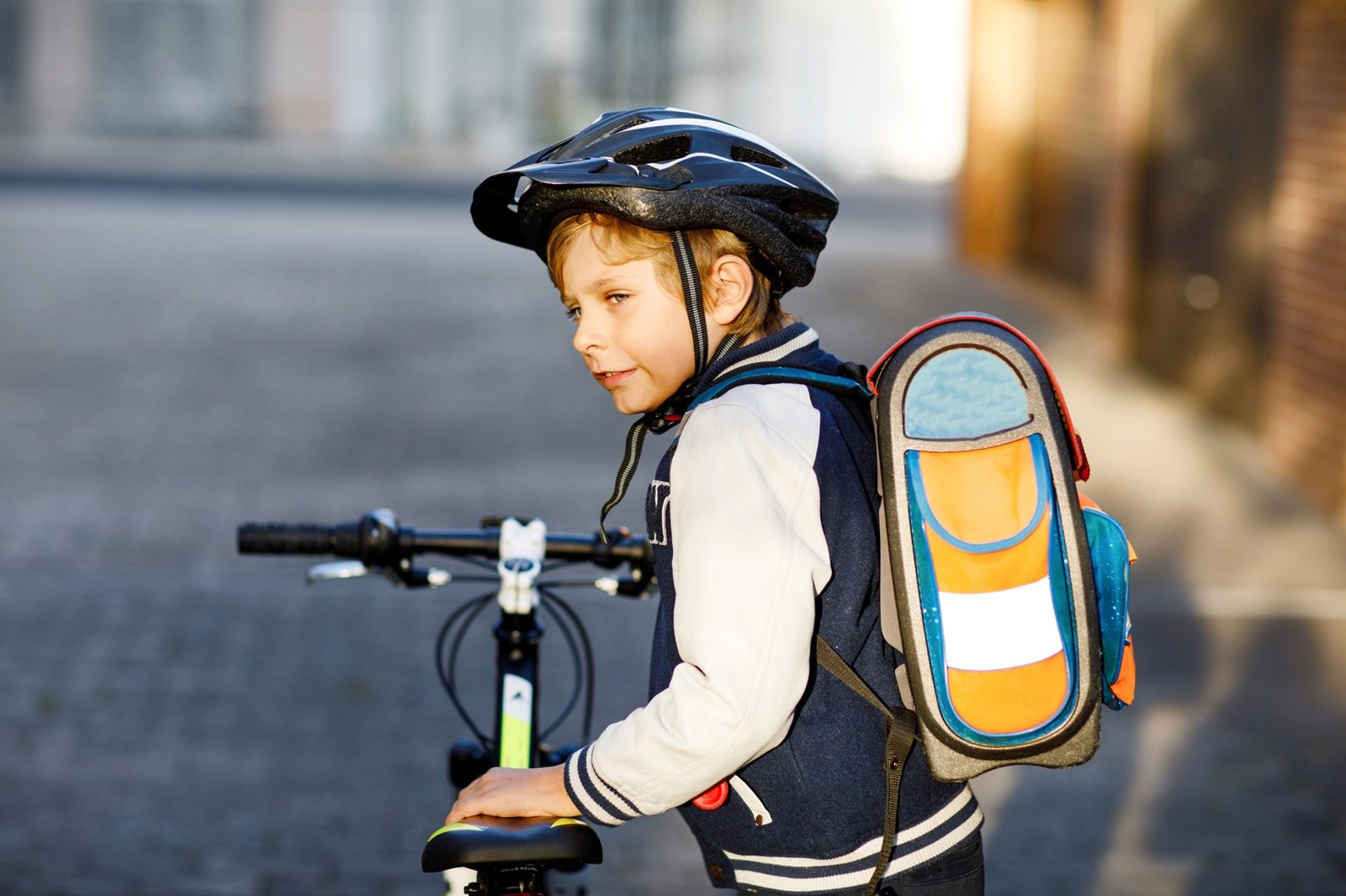 Schulstart auf 2 Rädern – Sicherheit für Kinder auf dem Bike dank Fahrradhelm