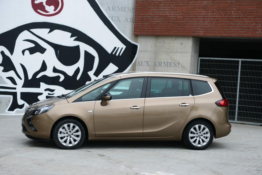 Opel Zafira Tourer (2014) Seitenansicht